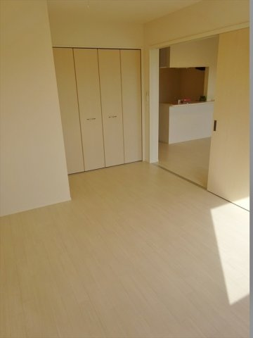 ルミナスの洋室