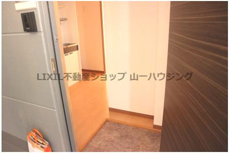【玄関】 | モンターナ元町 | 玄関内
