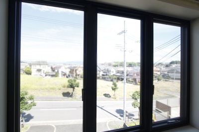 【展望】 | サニーヒル旭ヶ丘 | 東側洋室からの眺望です