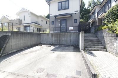 【駐車場】 | サニーヒル旭ヶ丘 | カースペースがあります