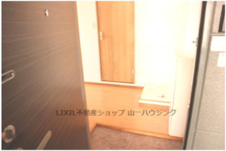 【玄関】 | モンターナ元町 | 玄関内