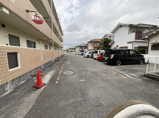 【駐車場】