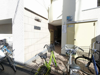 【エントランス】 | 鶴見線「鶴見小野」駅徒歩8分の好立地！京急本線「京急鶴見」駅徒歩15分！
