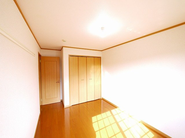 リア　フォレスト　サガラの洋室|個人の部屋や寝室として使える洋室です