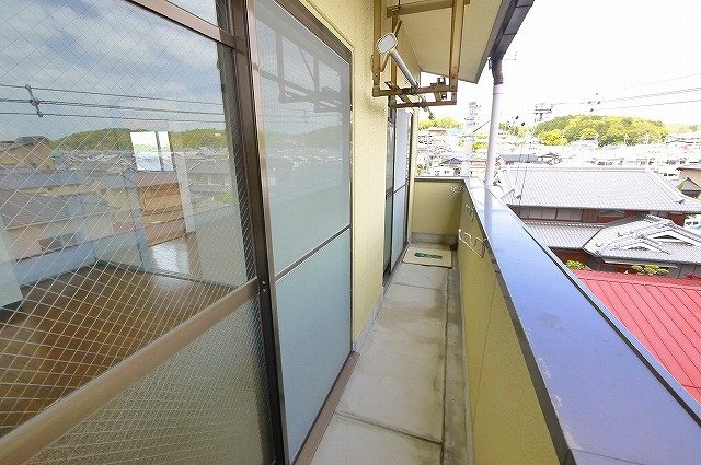 ハイツ中村のバルコニー|洗濯物もしっかり干せますよ。