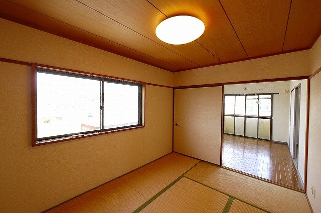 ハイツ中村の和室|日本の心を忘れない和室スペースです。