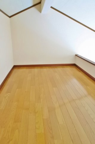 トミーハウス鹿島ガーデンⅡの洋室|ロフトには照明・コンセント付です！