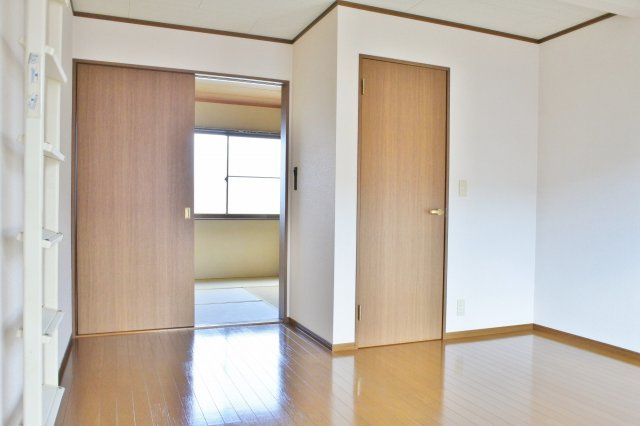 トミーハウス鹿島ガーデンⅡの洋室