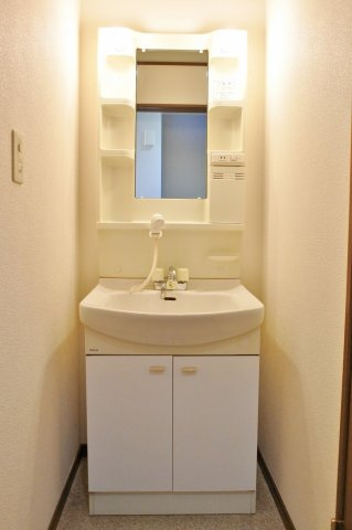 トミーハウス鹿島ガーデンⅡの独立洗面台