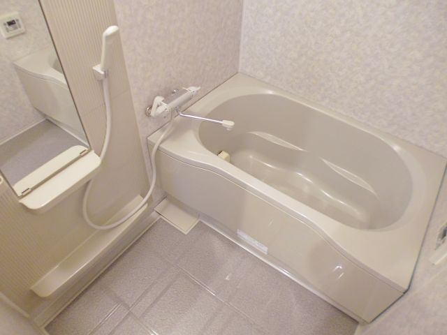 エメラ美苑2の浴室
