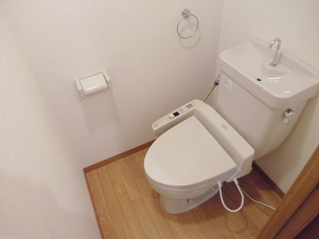エメラ美苑2のトイレ
