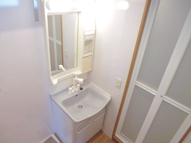 エメラ美苑2の独立洗面台