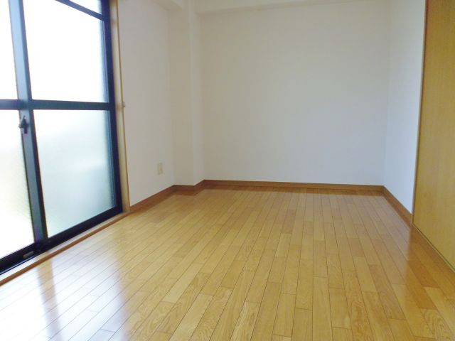 エメラ美苑2の洋室