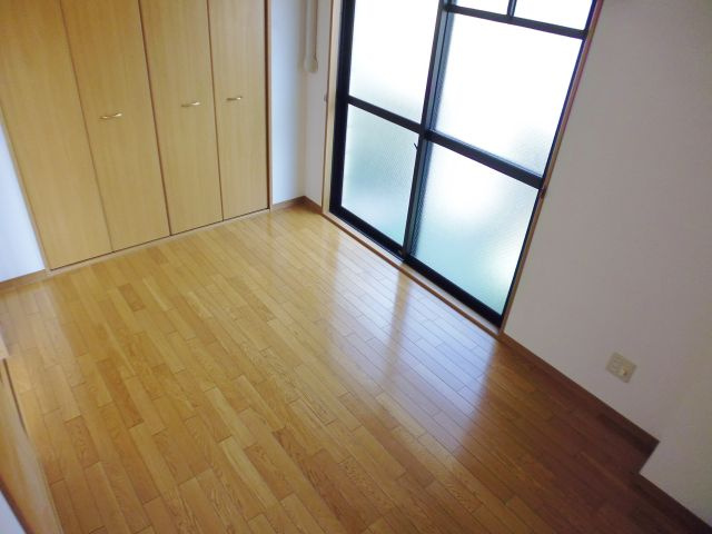 エメラ美苑2の洋室