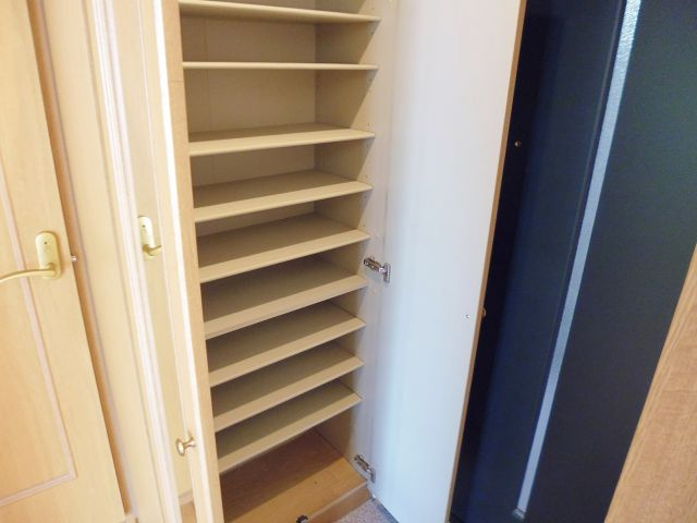 エメラ美苑2の収納
