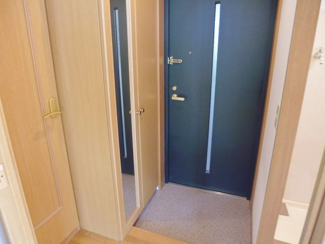 エメラ美苑2の玄関