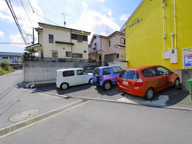 ハイツ宇宙の便りの駐車場|駐車場です
