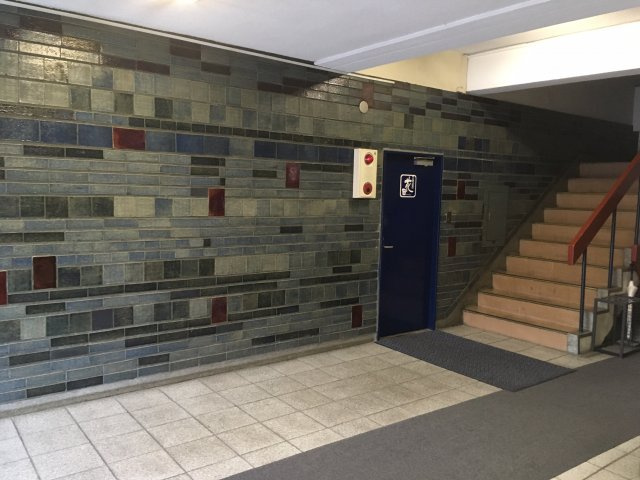 九段ビルのエントランス