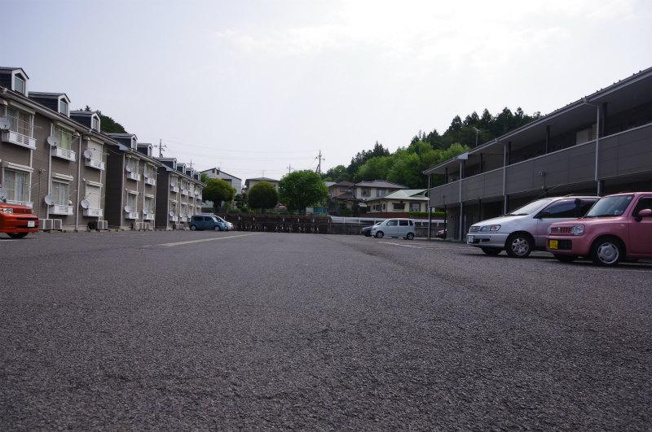 【駐車場】