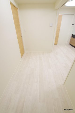 ノルデンハイム南森町　仲介手数料無料の居間・リビング