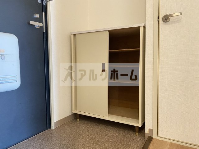 スタンドアップ国分の玄関|スタンドアップ国分　下駄箱