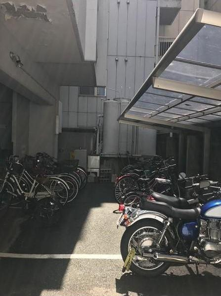 ハイツ瑞穂の駐車場