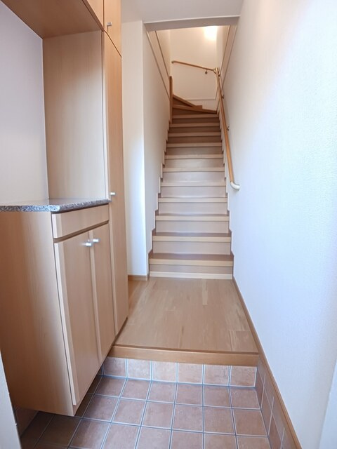 クレイン・ガーデンＣの玄関