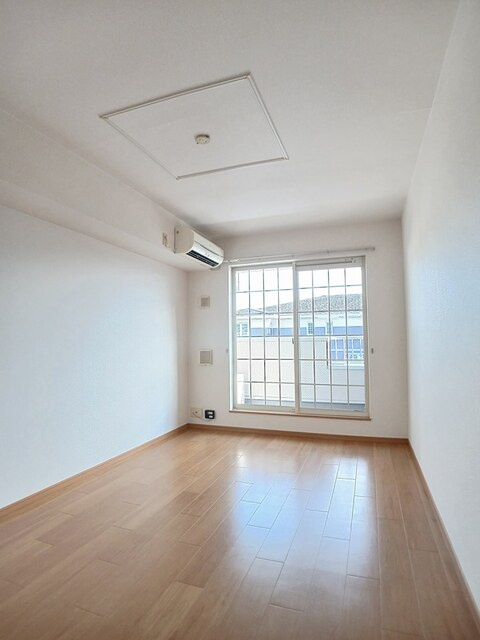 クレイン・ガーデンＣの居間・リビング