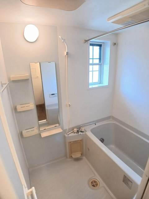 クレイン・ガーデンＣの浴室