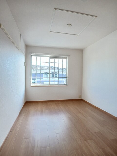 クレイン・ガーデンＣの居間・リビング