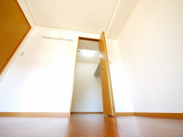 リビングタウン木津南　Ａ棟の収納|たっぷりとした収納スペースです