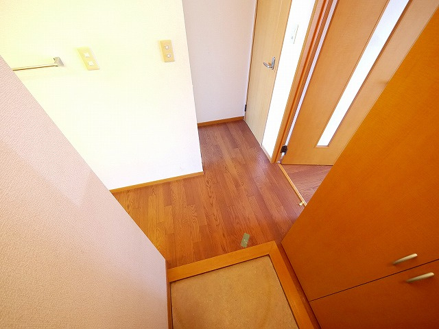 リビングタウン木津南　Ａ棟の玄関|きれいな玄関です