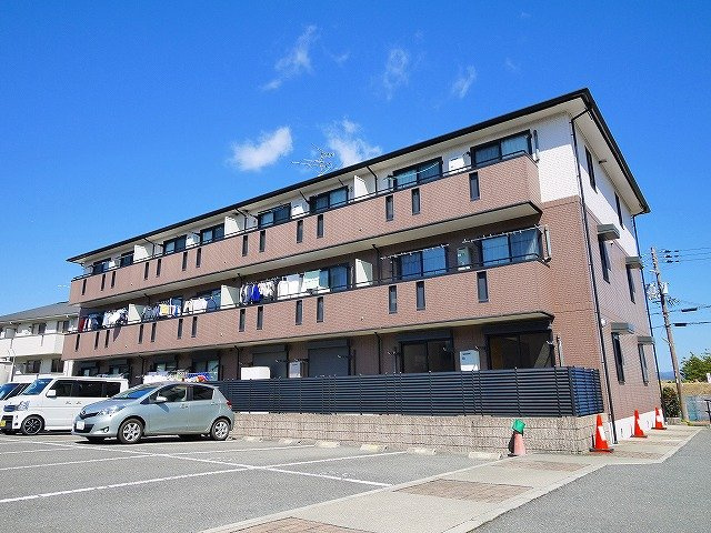 リビングタウン木津南　Ａ棟の外観|きれいな外観です