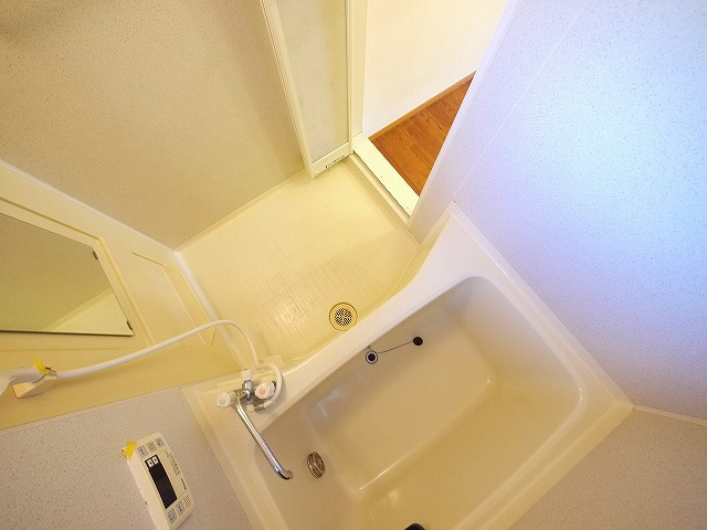 リビングタウン木津南　Ａ棟の浴室|コンパクトで使いやすいお風呂です