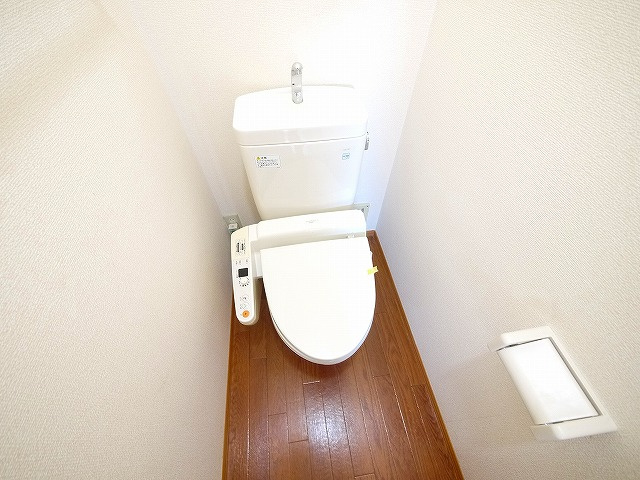 リビングタウン木津南　Ａ棟のトイレ|ゆったりとした空間のトイレです