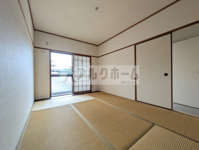 本町八幸ハイツの和室