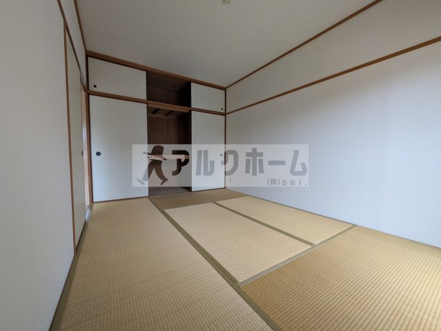 本町八幸ハイツの和室
