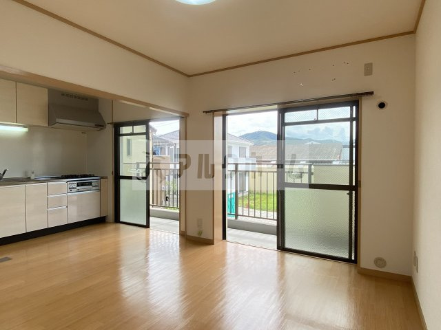 本町八幸ハイツの居間・リビング|本町八幸ハイツ　リビングルーム