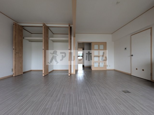 本町八幸ハイツの居間・リビング