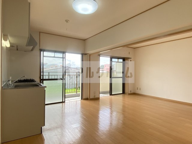 本町八幸ハイツの居間・リビング|本町八幸ハイツ　リビングルーム