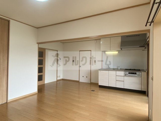 本町八幸ハイツの居間・リビング|本町八幸ハイツ　リビングルーム