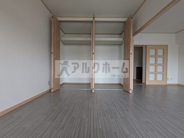 本町八幸ハイツの収納