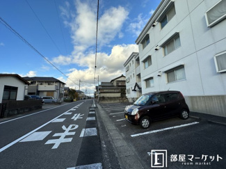 【駐車場】