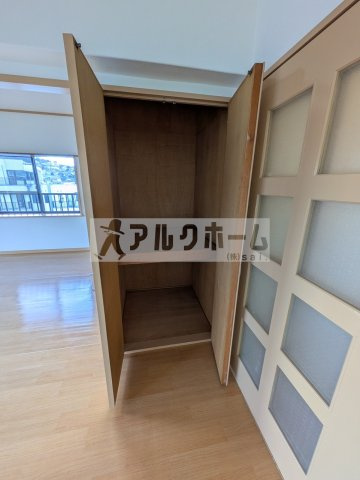 本町八幸ハイツの収納