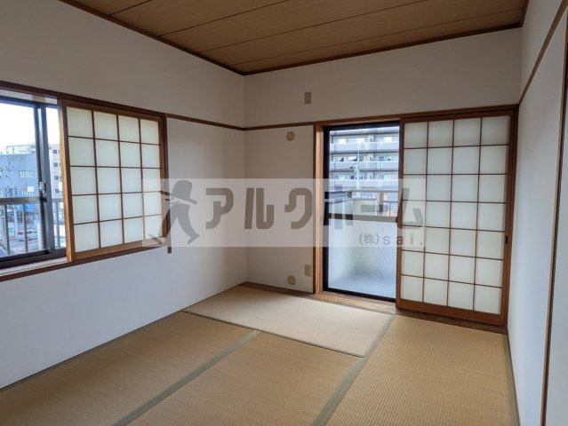 本町八幸ハイツの和室