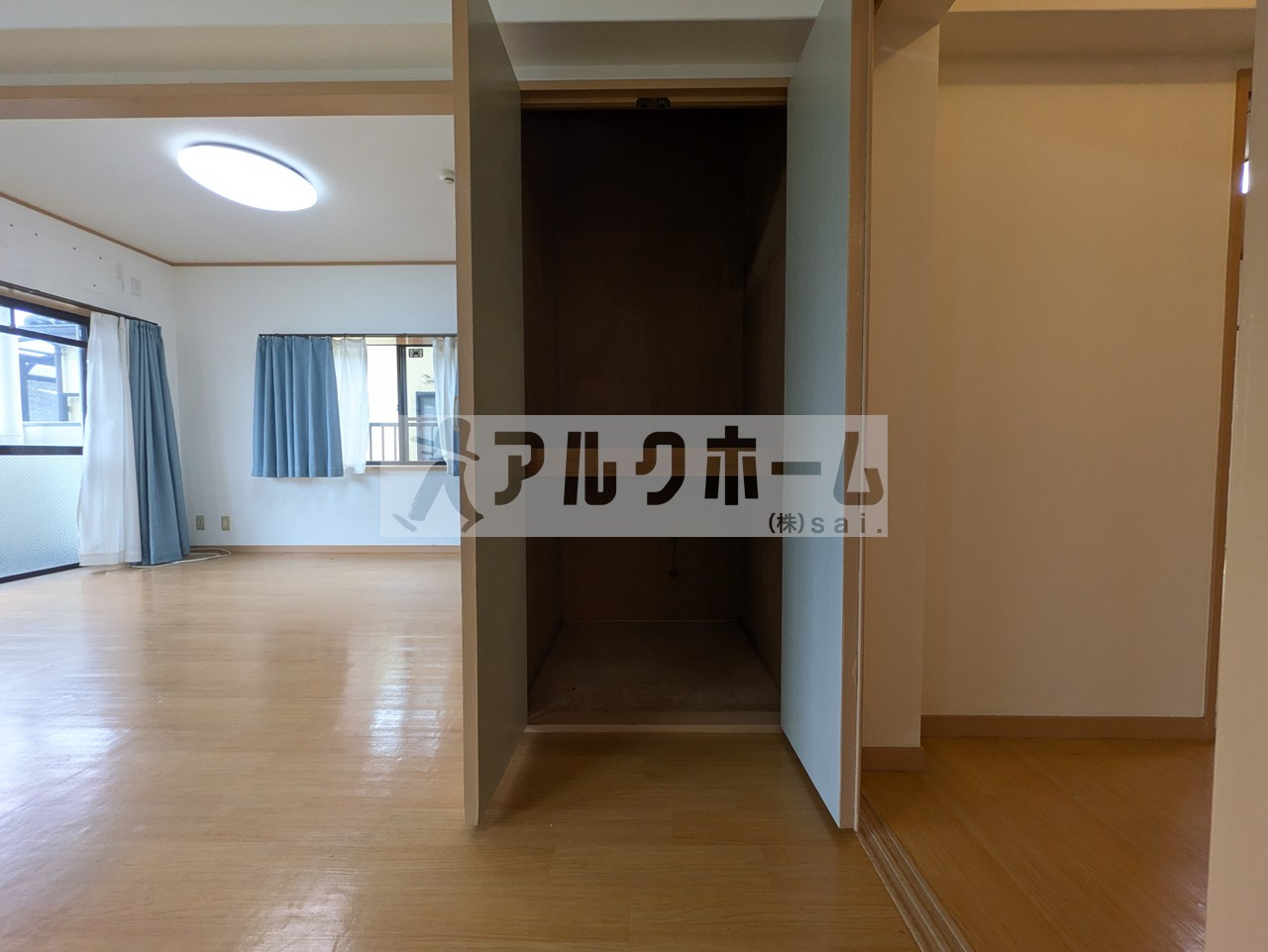 本町八幸ハイツの収納