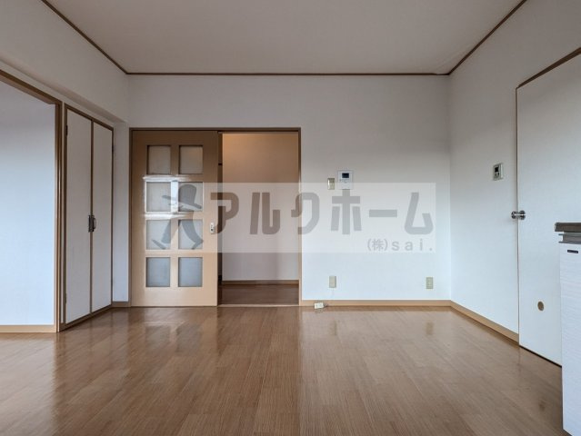 本町八幸ハイツの居間・リビング