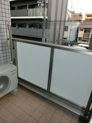 大阪市淀川区塚本３丁目の賃貸マンションのバルコニー