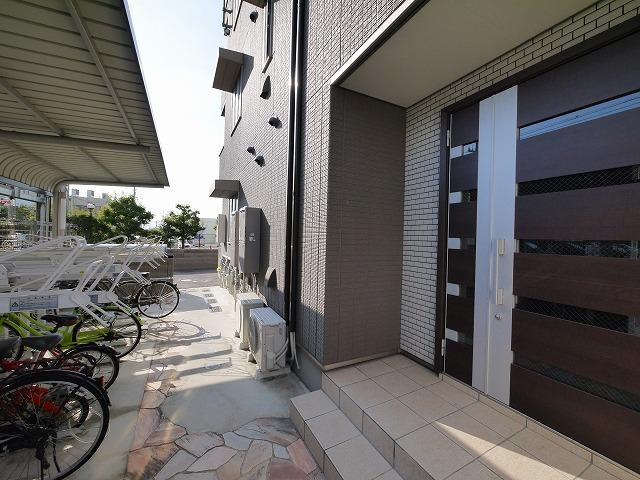 クラヴィエ西木辻のエントランス|毎日通るエントランスはこのようになっています