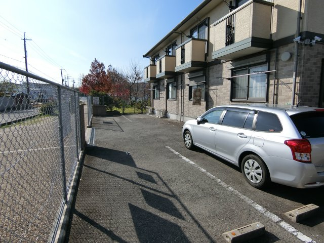 セジュール須田の駐車場